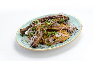 ცხვრის ნეკნები ლიბანური აჯაფსანდალით