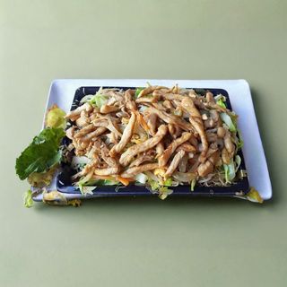 Massa de Arroz com Frango