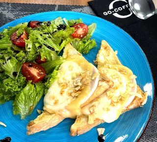 Теплый сэндвич с двумя сырами
(0.440г)