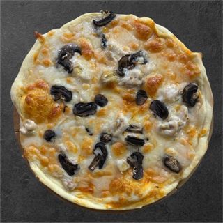 Пицца с курицей и грибами