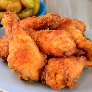 Menú Muslos de Pollo (2 Uds.)