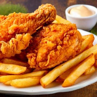 Menú pollo broaster con patatas y bebida