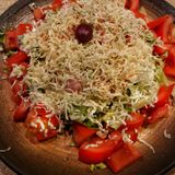 Салата домати със синьо сирене (350г)