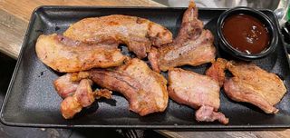 Шарено свинско месо на барбекю