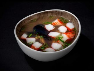 Zuppa con misto di pesce