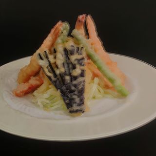 13. Tempura De Gambas Y Verduras
