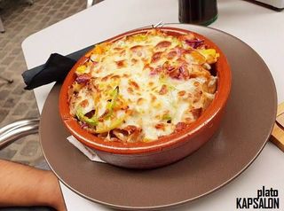 Capsalon Kebab, Patatas Con Queso Gratinado