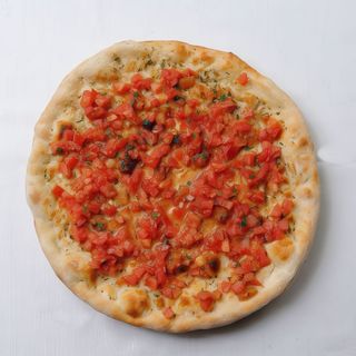 Focaccia Con Ajo Y Tomate