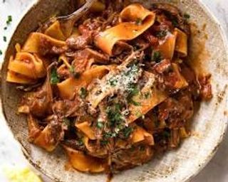 Tagliolini con ragu di wagyu australiano