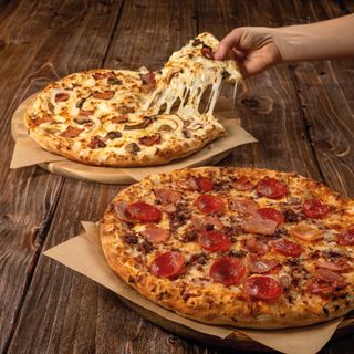 Dos Pizzas Medianas!