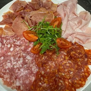 Плато месни деликатеси (300г)