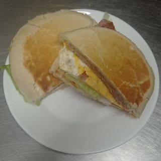 Hamburguesa de Cerdo con Huevo