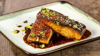 S4. Salmone con limone e salsa teriyaki - 3 pezzi