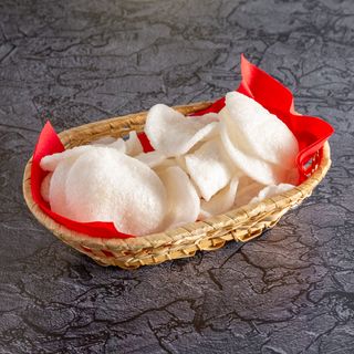 7. Chipsy krewetkowe