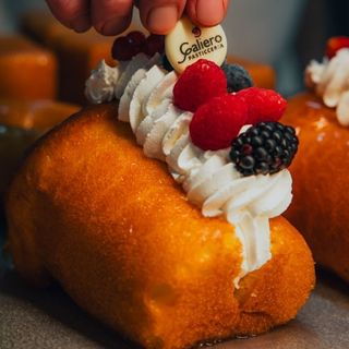 Babà panna e frutta 350 gr