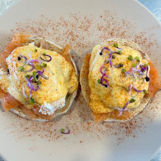 Benedict Salmão Fumado