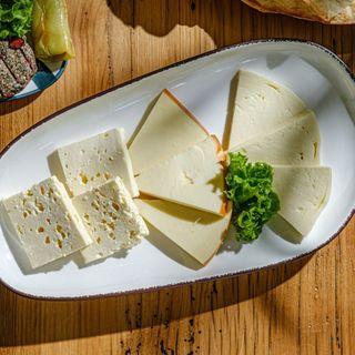 ქართული ყველის ასორტი