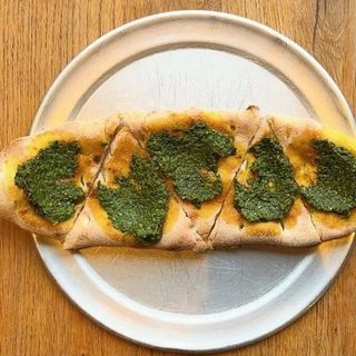 Фокачча з соусом песто 
