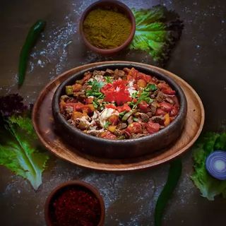 CARNE DE MIEL CU LEGUME LA CUPTOR