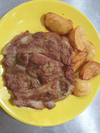 Meniu ceafa de porc la gratar