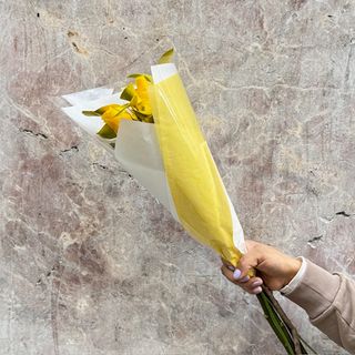 Tres Tallos DE Rosas Amarillas