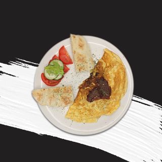 Omlet sa suhim mesom