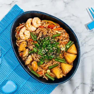 Soba cu fructe de mare in sos Chinezesc
