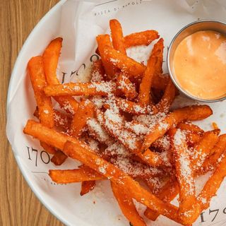 Батат фрі з перцевим айолі