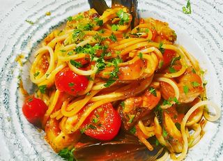 Spaghetti con frutti di mare
