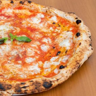 Pizza provola e pepe