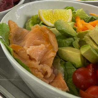 Insalatona di salmone