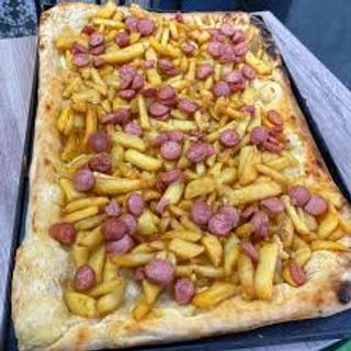 Teglia di pizza wurstel e patatine
