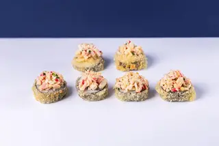 Futomaki z warzywa z tatarem z surimi 6 szt.