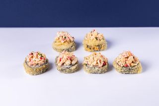 Futomaki z warzywa z tatarem z surimi 6 szt.