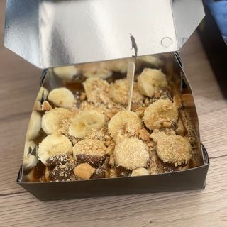 Waffle Ciocolata si biscuiti,banane