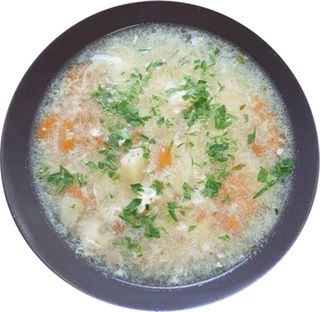 Ciorba de pui cu fidea si ou