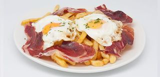 Tapa De Huevos Rotos Con Jamón