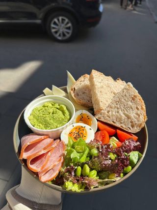 Правильний сніданок з ц/з авокадо-тостом