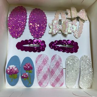 Подарунковий набір заколок на 8 предметів