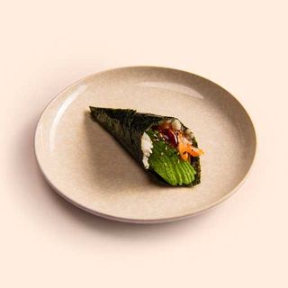 100. Temaki Salmón