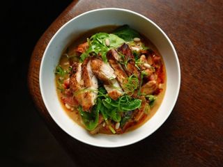 Салат з печеним курчам (280g)