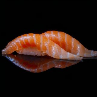 100.Nigiri salmone