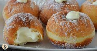 Bombe fritte calde ripiene crema