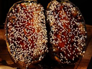 SUSHIBURGER PIECZONY  ŁOSOŚ (300g)