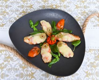 Caprese bruschetta