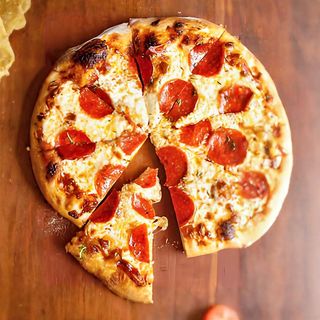 პიცა პეპერონი 8 ნაჭრიანი