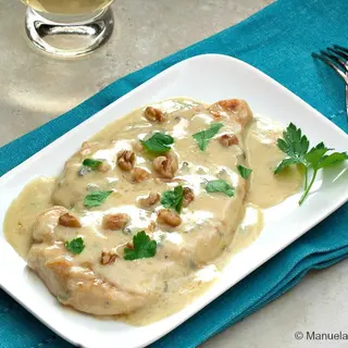 Piept de pui cu sos gorgonzola