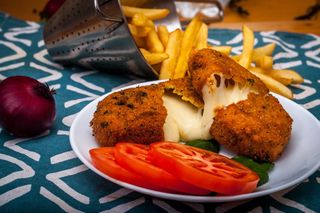 Meniu mozzarella pane cu ierburi aromatice