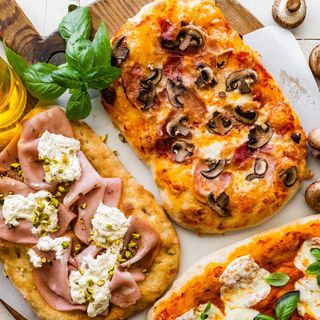 Pinsa würstel e patatine (Bianca)  