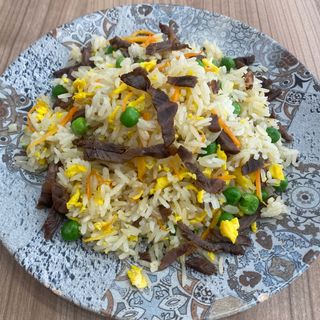 Riso con manzo 牛肉饭